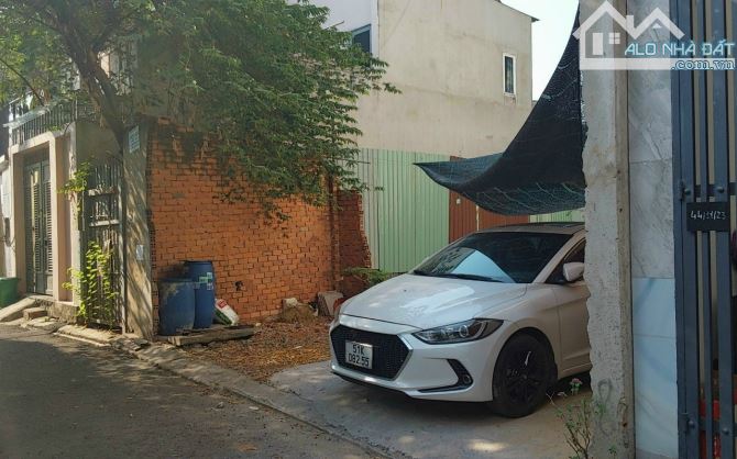 Bán lô đất ngay ngã tư Bình Thái, Thủ Đức, 56m2, giá 4 tỷ 1