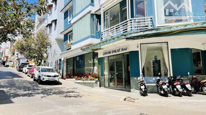 Hạ giá bán nhanh Hotel 2 mặt tiền KQH Golf Valley Đà Lạt cách Hồ Xuân Hương 300m