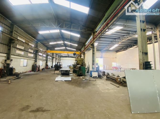 Cho thuê kho xưởng Dĩ An 2000m/60tr có cẩu trục đường cont điện 560kva vp lm việc - 1