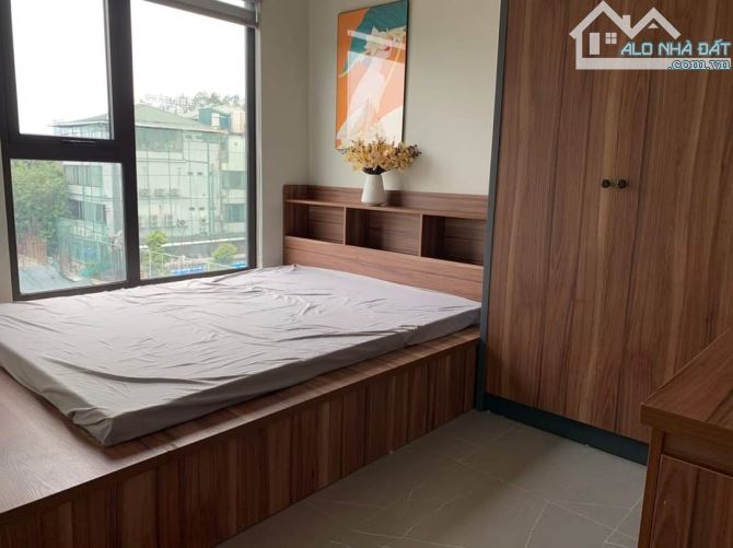 Căn hộ phố Trấn Vũ: 31m2, full đồ, thang máy, vị trí cực đẹp, view hồ Trúc Bạch, giá 7,5tr - 1