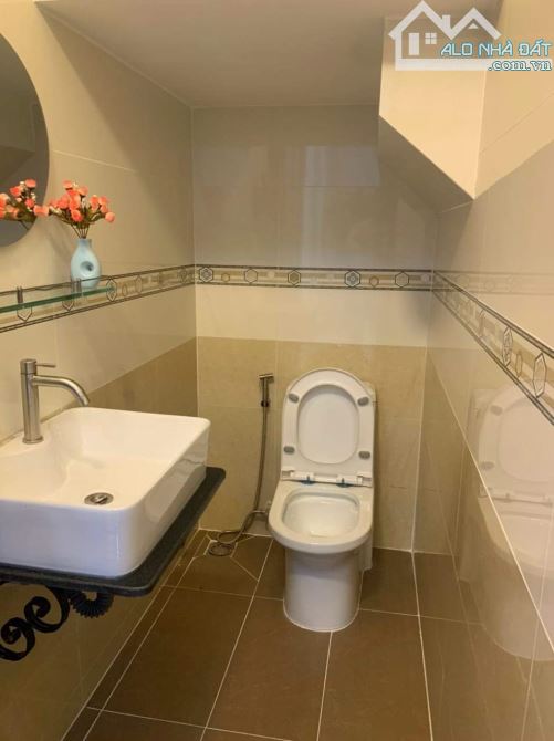 Bán Nhà Đẹp Vườn Lài  Q12-  Sát GV- 2 Tầng BTCT-58m2- 4PN- Chỉ 4 Tỷ hơn