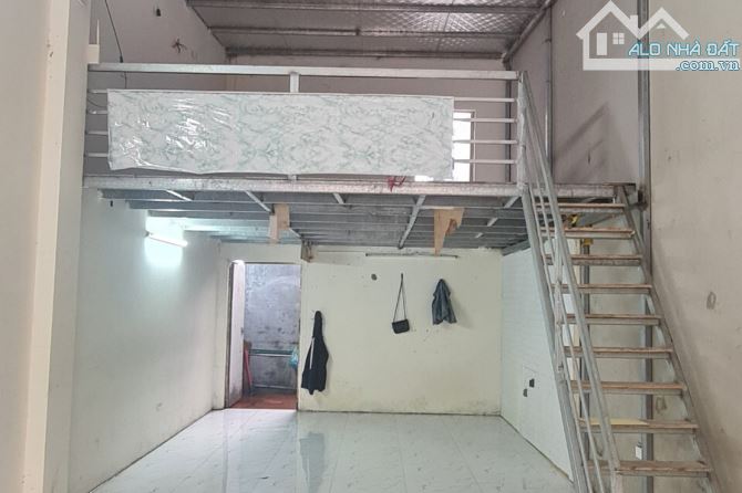 Cho thuê nhà phố dịch vụ liền kề Mậu Lương 60m2 C4 Gác Xép, phù hợp làm xưởng kho,Ô Tô KD