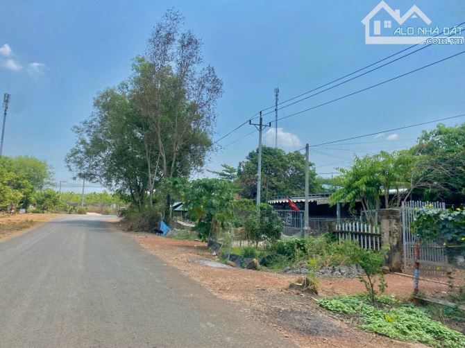 Cần bán gấp 2000m2 đất vườn ngộp view suối giá còn 270trđ