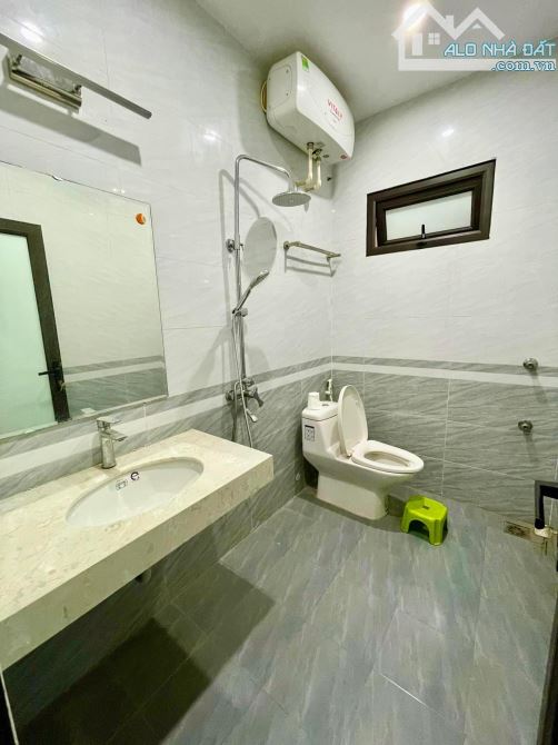 Bán nhà ngõ 106 Hoàn quốc việt cầu giấy phân lô vỉa hè 65m2 giá 17tỷ190 - 1