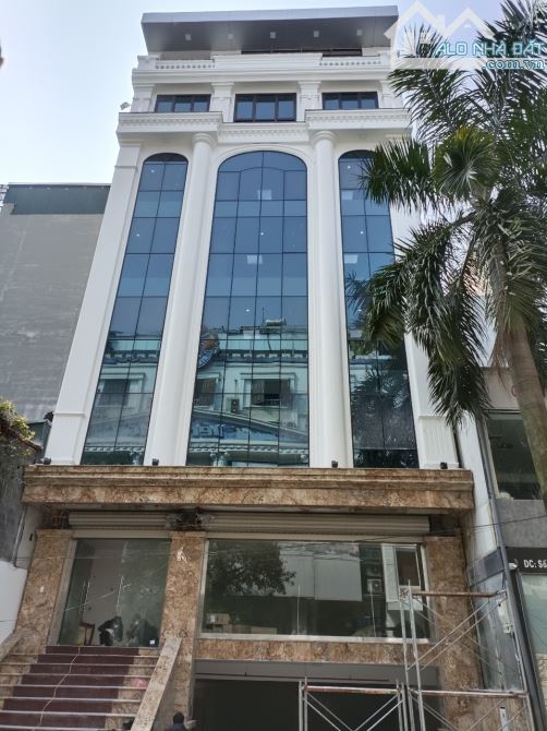 Bán nhà riêng Mặt Phố Thái Hà 200 m2 x 8 Tầng. Thang may, Ô Tô, Kinh Doanh, Văn Phòng.