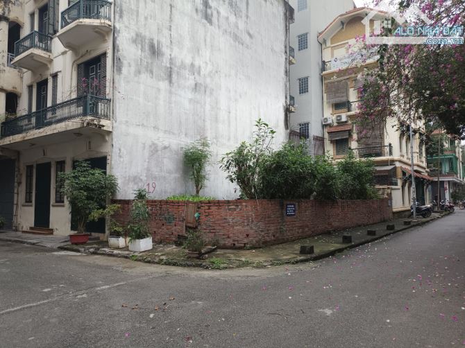 Bán gấp mảnh đất Mặt phố Vũ Tông Phan, Thanh Xuân. 147 m2 x MT 8,2 m, KD, VP, Ô Tô, Thuê.