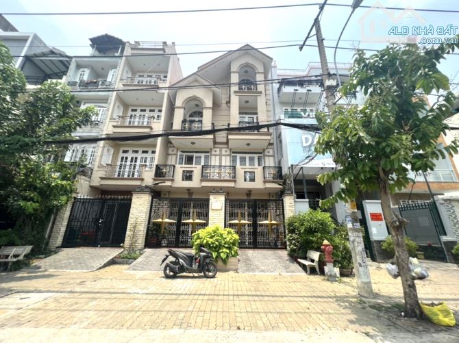Bán biệt thự 8x20m mặt tiền Trần Thị Ngôi Cao Lỗ P4 Quận 8 - 1