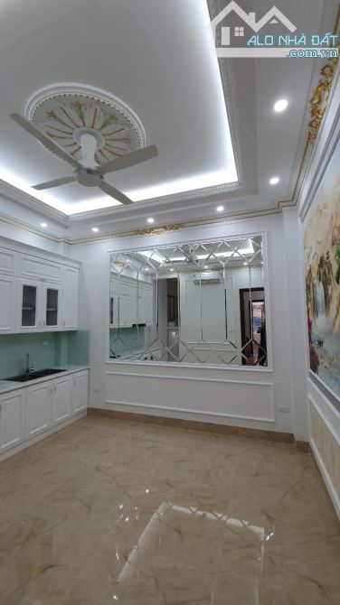 PHÂN LÔ TRẦN QUỐC HOÀN CẦU GIẤY DT 55M 6 TẦNG 15.5 TỶ GARA THANG MÁY NHÀ MỚI KINH DOANH - 2