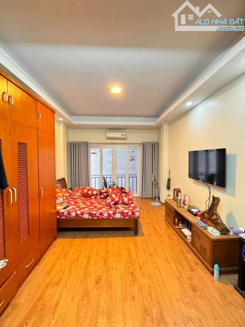 Nhà 5 tầng đẹp ngõ rộng, gần ô tô, giá mềm, Cầu Giấy, Hà Nội - 3