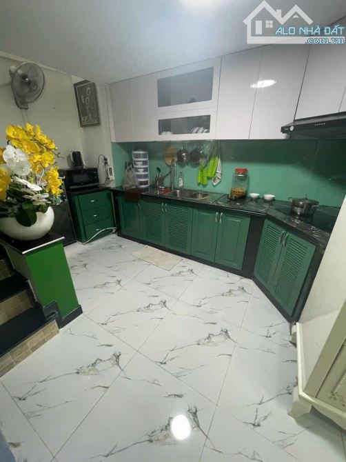 BÁN NHÀ LÔ GÓC HẺM Ô TÔ 5 TẦNG NGUYỄN CỬU VÂN P17 BÌNH THẠNH 6.x TỶ - 6