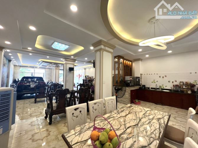 Bán biệt thự 8x20m mặt tiền Trần Thị Ngôi Cao Lỗ P4 Quận 8 - 9