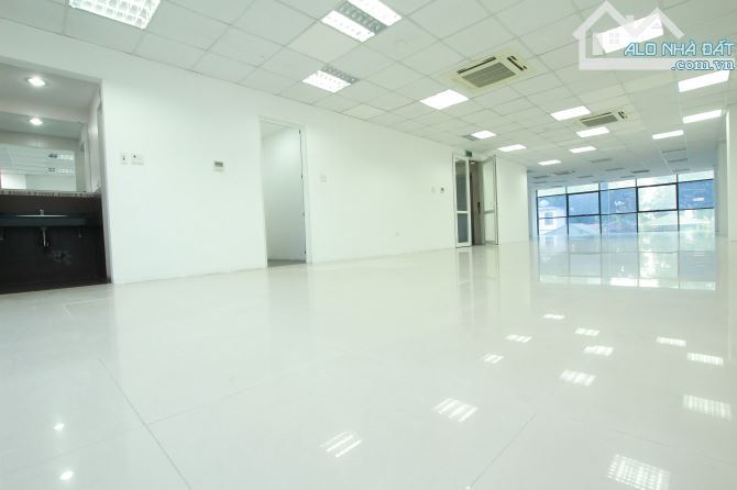 CHO THUÊ MẶT SÀN VĂN PHÒNG QUẬN BẮC TỪ LIÊM. 120M2 THÔNG SÀN.