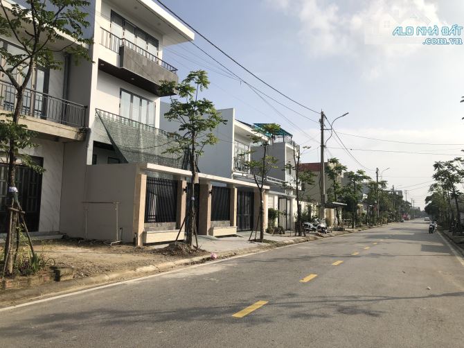Đất KQH Hương Sơ KV1 , TP Huế, 210m2 ngang 12m giá chỉ 3.2 tỷ.