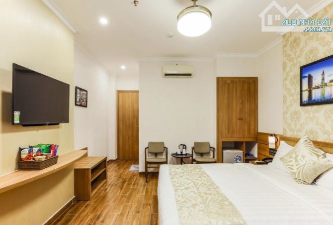 RẺ NHẤT Q.1, đường TRẦN HƯNG ĐẠO. Dt: 3,9m x 15m. 3 LẦU, mới đẹp. Giá: 15.2 tỷ.
