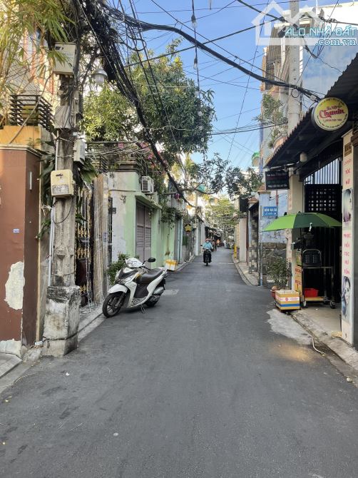 Chủ sắp định cư, bán gấp nhà hẻm xe hơi 4 tầng khu VIP Phạm Văn Hai Tân Bình, nhỉnh 7 tỷ.