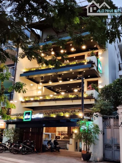 Cực hiếm MP Bùi Thị Xuân 300m2, 4 tầng, MT 12,5m. Giá chỉ 136 tỷ, kinh doanh đủ