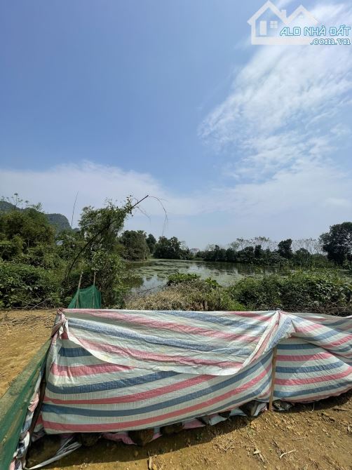 Bán gấp lô đất  bám hồ tại Lương Sơn có diện tích 668 full thổ cư - 1