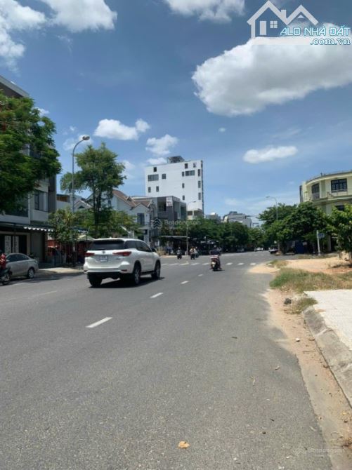 Bán Lô Góc MT Lớn Trần Nhân Tông Đoạn Sầm Uất Nhất. Giá 15Tỷ - Giá Tốt