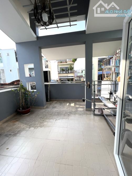 Nhà bán DT lớn,4 tầng, xe ô tô 7 chỗ đậu trong nhà, Nguyễn Thị Tần P2 Quận 8 - 14