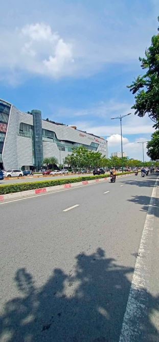 8400m2 đất phù hợp phân lô, xây chung cư - gần Chung cư Đạt, Giá đất chỉ 17.8tr/m2 - 2