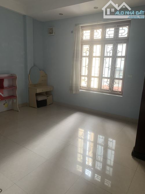 Cho thuê nhà X2A Yên Sở Hưng Thịnh 55 m2 x 4 tầng xe công vào được 12,5 triệu/tháng - 2