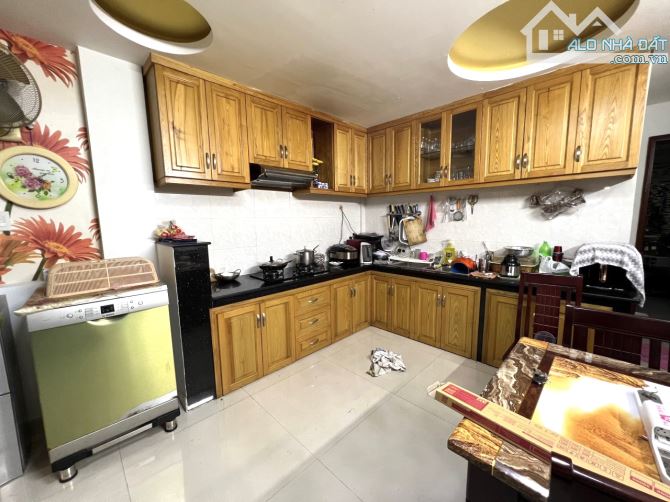 Nhà bán DT lớn,4 tầng, xe ô tô 7 chỗ đậu trong nhà, Nguyễn Thị Tần P2 Quận 8 - 2