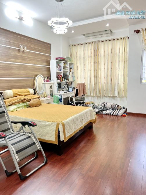 Bán biệt thự mini 2 lầu HXH gần chợ Rạch Ông Phường 2 Quận 8 - 9