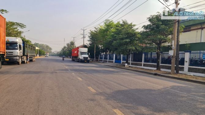 bán kho xưởng 25.000m2 thuộc Đức Hòa, Long An giá 180 tỷ - 1