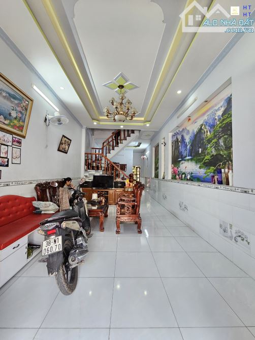 Bán nhà 2 tầng rẻ nhất KDC gần chợ Phú Phong, miếu Ông Cù 200m p.Bình Chuẩn, Tp.Thuận An
