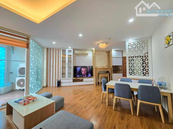 Bán chung cư 173 Xuân Thủy, Cầu Giấy, sổ đỏ, căn góc, 110m2, 3 phòng ngủ, 2 WC, 5.3 tỷ