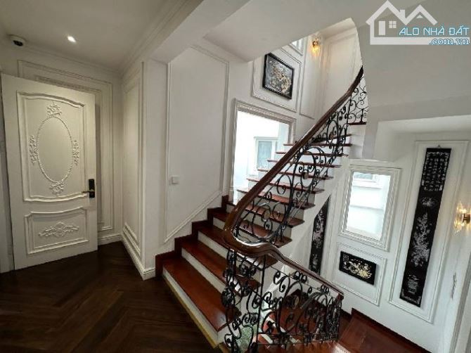 Bán Siêu biệt thự Vinhomes Hoa Sữa 400m2.5 tầng - Chủ gửi NH - Giảm chào 30 tỷ - 10