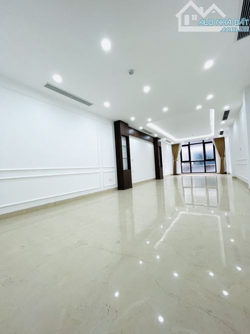 CHO THUÊ VĂN PHÒNG 65M2 VIEW KÍNH GIÁ 12 TR / THÁNG TẠI HOÀNG CẦU - 1