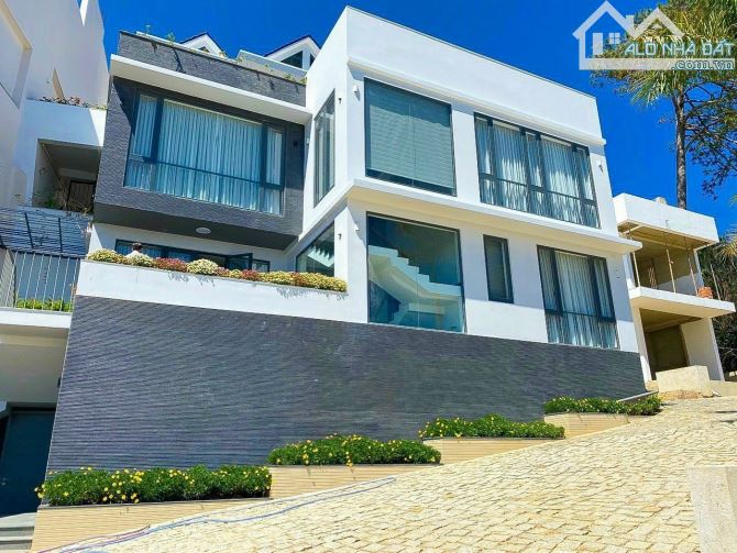 Bán cụm 4 căn biệt thự cao cấp Ba Tháng Tư P3 Đà Lạt view vô cực - 1
