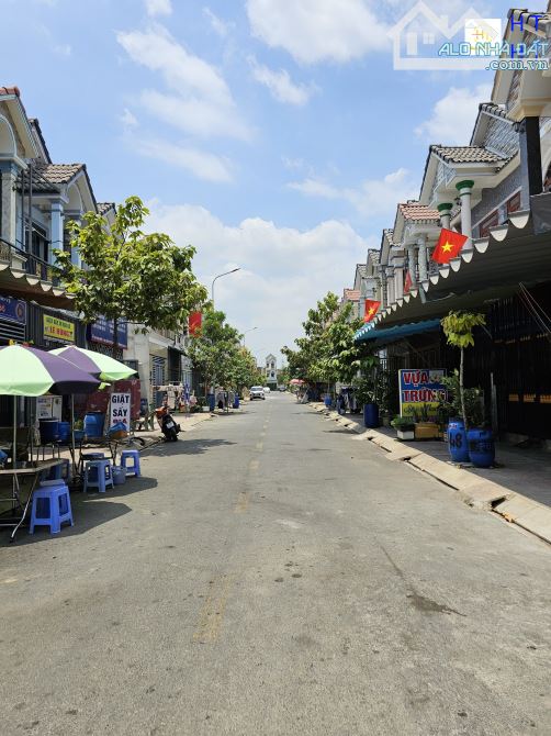 Bán nhà 2 tầng rẻ nhất KDC gần chợ Phú Phong, miếu Ông Cù 200m p.Bình Chuẩn, Tp.Thuận An - 1