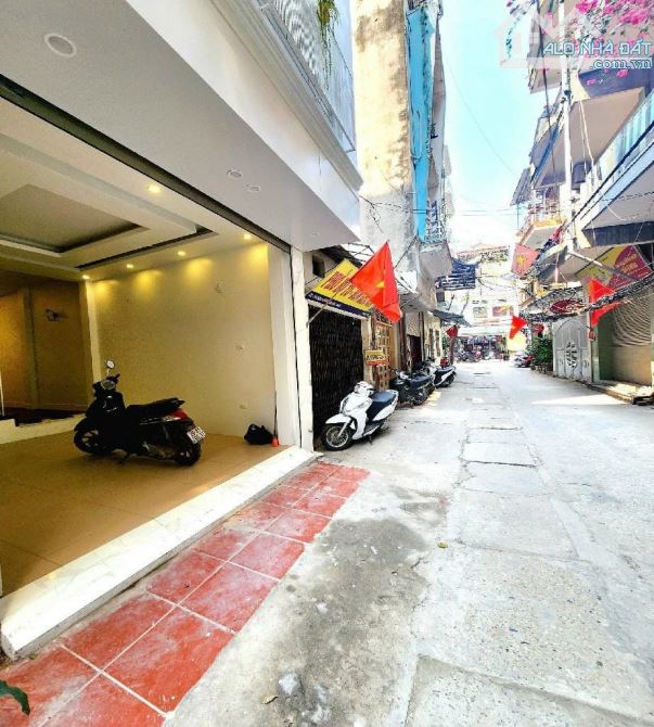 Bán Nhà Hoàng Cầu 50m2, 4 Tầng. Oto Tránh, Kinh Doanh Tốt 11.2 Tỷ. - 1