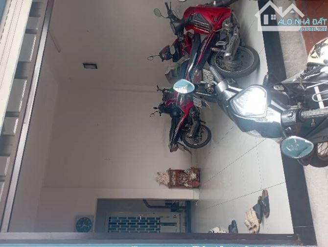 Quận 10, Ba Tháng Hai, gần mặt tiền, 87m2, 7 phòng, thu nhập 65 triệu - 2