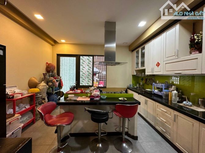 Bán nhà giá rẻ 19 tỷ, kết cấu hầm, trệt, 2.5 lầu, đường số 5, KDC Him Lam, p. Tân Hưng - 2
