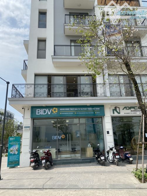 Siêu phẩm shophosue góc mặt phố đi bộ dự án The manor central park Dt:135m2 5 tầng