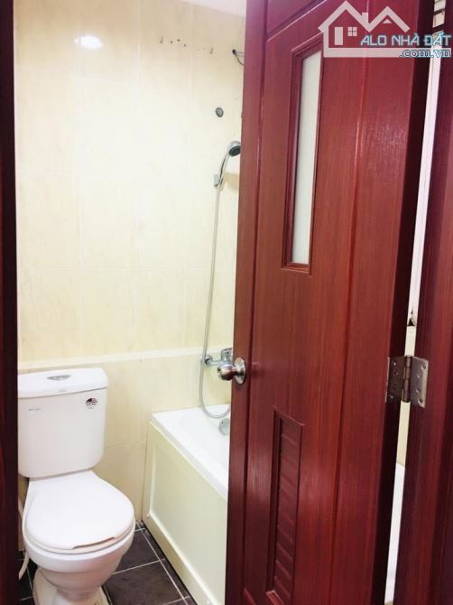 Gấp bán căn hộ chung cư Miếu Nổi, giá 2,65 tỷ, DT 55m2 gồm 2PN 1WC, SH - 5