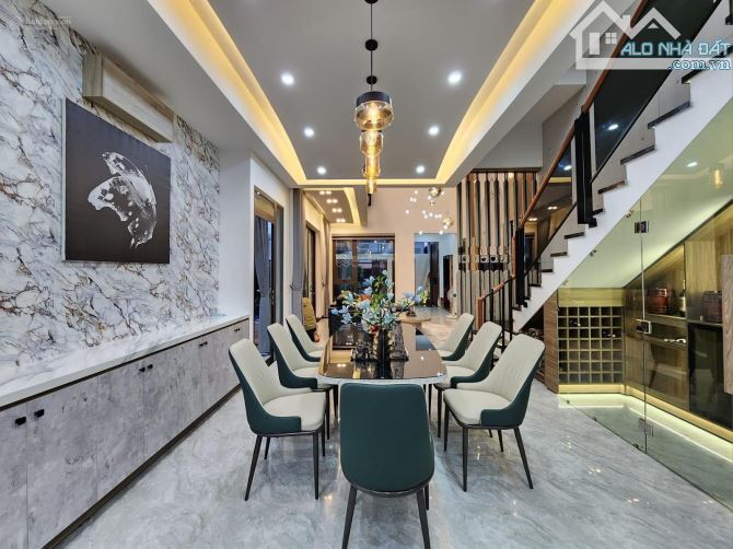 CHỦ CẦN BÁN GẤP CĂN VILLA KHU TT LIÊN CHIỂU - DT ĐẸP - NỘI THẤT SANG TRỌNG - SÁT BIỂN - 5