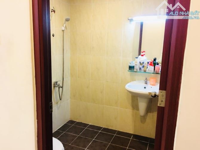 Gấp bán căn hộ chung cư Miếu Nổi, giá 2,65 tỷ, DT 55m2 gồm 2PN 1WC, SH - 6