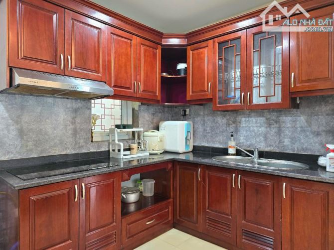 Bán chung cư 173 Xuân Thủy, Cầu Giấy, sổ đỏ, căn góc, 110m2, 3 phòng ngủ, 2 WC, 5.3 tỷ - 6