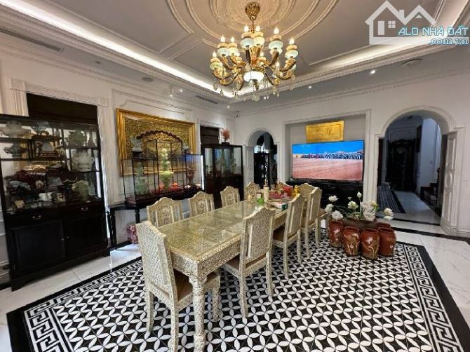 Bán Siêu biệt thự Vinhomes Hoa Sữa 400m2.5 tầng - Chủ gửi NH - Giảm chào 30 tỷ - 7