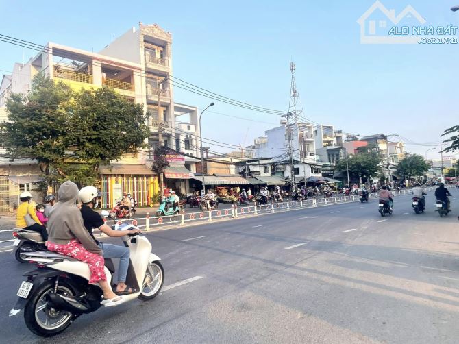 VẠN NGƯỜI MÊ. NHÀ 2MẶT TIỀN LÔ GÓC TÊN LỬA SIÊU HIẾM 547M2, 3TẦNG 40P, DÒNG TIỀN 100TR. - 9