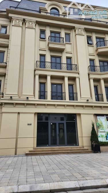 Bán Shophouse KĐT Rue De Charme-214 Nguyễn Xiển. DT 96m x 6 tầng. Giá 28 tỷ. LH: