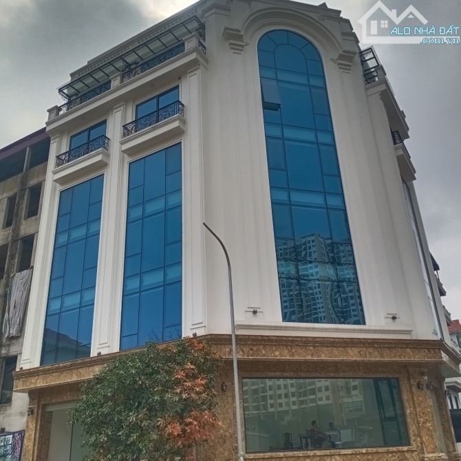 Cho thuê VP ngõ 64 Nguyễn Hoàng. DT: 100m2 * 4tầng, 2MT: 5mx20m, chia 2 phòng/tầng, ĐH, NL