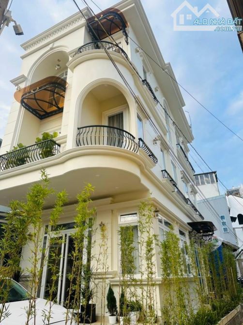 Villa mới tinh tọa lạc tại Yersin P9 Đà Lạt