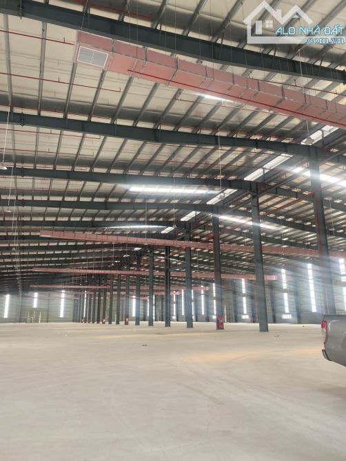Cho Thuê dãy 4000m2 và 5,500m2 kho xưởng ngay CCN Bình Giang, Hải Dương . PC tự động