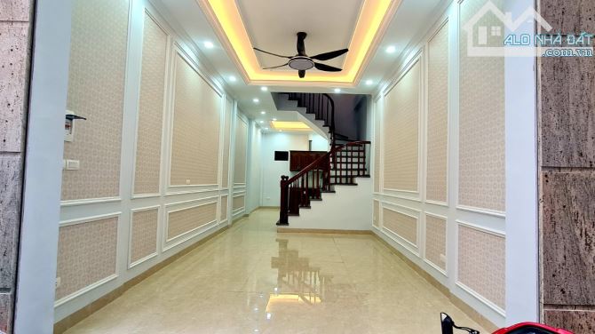 BÁn nhà đẹp phố Vọng, 42m2, 5 tầng, Kinh Doanh sầm uất, 3 mặt thoáng, Giá 8,2 tỷ!!!