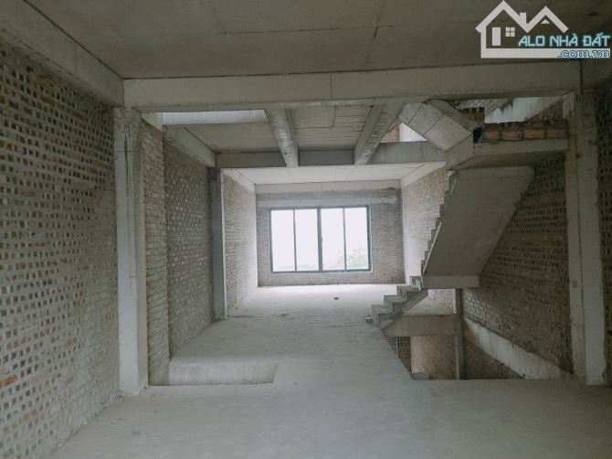Bán nhà Geleximco Lê Trọng Tấn Biệt Thự 200m2 4 tầng mặt tiền 33m hơn 39 tỷ ô tô tránh vỉa
